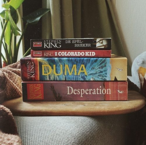 Een stapeltje boeken die ik ooit tweedehands kocht!